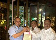 Gerindra Berikan Surat Rekomendasi Pada Pasangan La Ode Darwin-Ali Basa Maju Pilkada Mubar