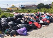 Tumpukan Sampah depan pasar ranomeeto Mengganggu Warga, Masyarakat Harapkan Perhatian Pemerintah