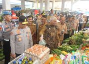 Kapolda Sultra Pimpin Sidak Pasar Sentral Kendari, Pantau Kenaikan Harga Bahan Pokok Jelang Ramadhan