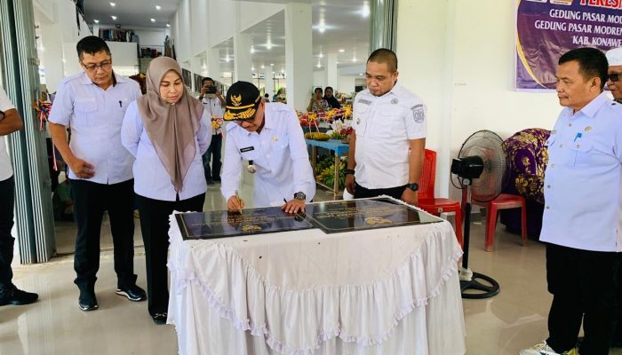 Bupati Surunuddin Resmikan Pasar Akuni dan Pasar Andoolo Utama di Penghujung Masa Jabatan