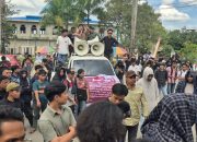 Kantor Kejati Sultra Digeruduk Mahasiswa, Massa Tuntut Kepastian Hukum Kasus Korupsi Komisaris PT LAM
