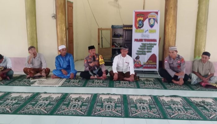 Polsek Tinanggea Gelar Program Jumat Curhat, Warga Sampaikan Aspirasi dan Keluhan Langsung kepada Kapolsek