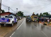 Kecelakaan Tunggal di Depan Puskesmas Pondidaha, Truk CPO Tumpah dan Timbulkan Kemacetan