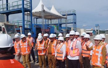 Wagub Sultra Launching Ekspor 98 Ton Produk Perikanan Senilai Rp28 Miliar ke AS dan Thailand dari Terminal Peti Kemas Kendari