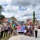 Sat Lantas Polres Buton Tengah Bagikan Bendera Merah Putih Dalam Rangka HUT RI ke-80