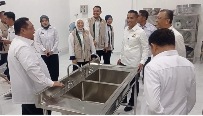 Sangat Lengkap dan Modern, Anindya Bakrie Terkesan Dapur MBG Binaan Kadin Sultra