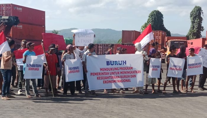 Buruh bongkar muat PT. Samas mendukung program pemerintah untuk meningkatkan kesejahteraan buruh & ekonomi nasional