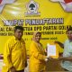 Darwin Ambil Formulir Pendaftaran Calon Ketua Golkar Sultra