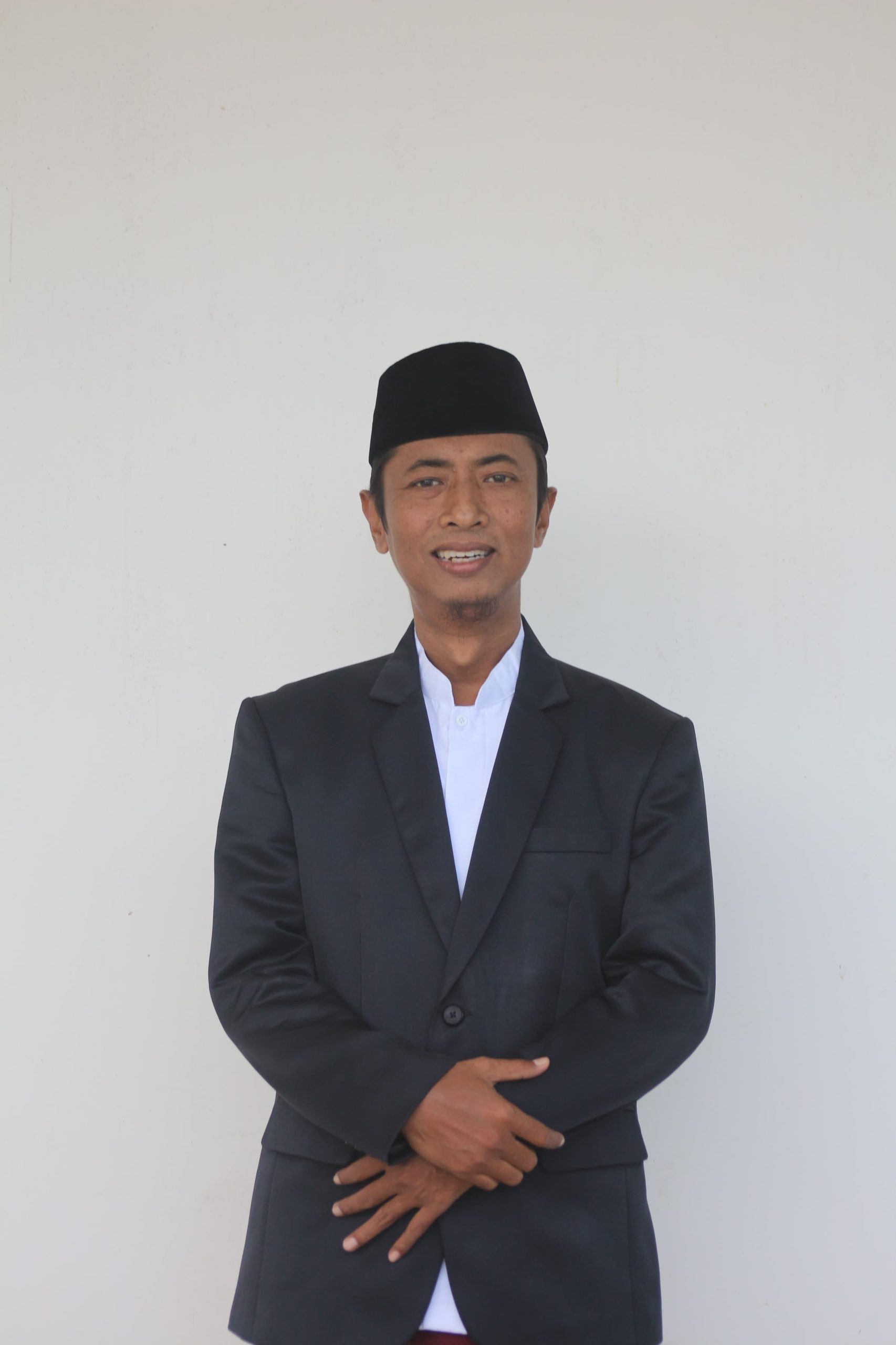 Pengasuh Ponpes Minhajut Thullab Konsel Dukung Polri Tetap di Bawah Kendali Presiden