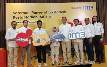 IM3 Antar Langsung Grand Prize Mobil Listrik BYD M6 ke Pemenang di Kendari