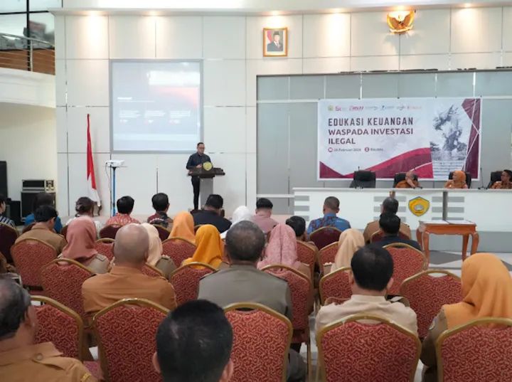 OJK Sultra Edukasi 200 ASN Baubau soal Bahaya Skema Ponzi dan Investasi Bodong