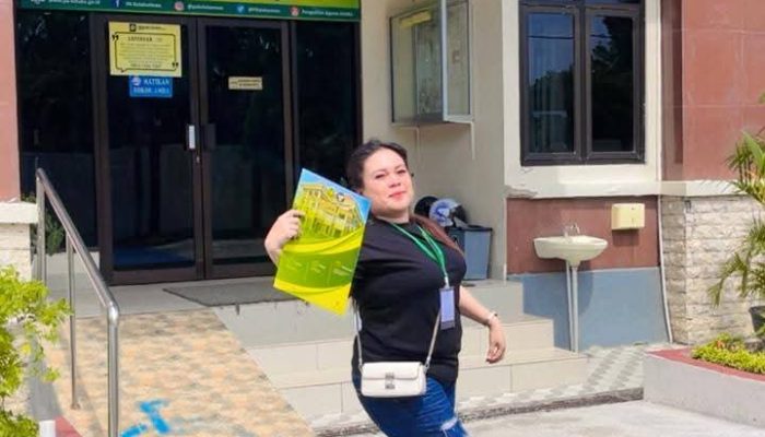 Bukan Tangisan, tapi Kegirangan! Wanita di Kolaka Rayakan Perceraian dengan Lari Kencang: “Saya Bebas dari NPD!”