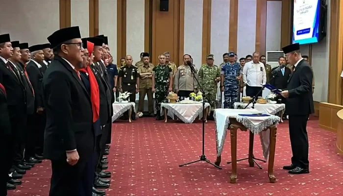 Rotasi Besar-besaran! 8 Kepala Dinas Pemprov Sultra Resmi Dilantik Gubernur Andi Sumangerukka