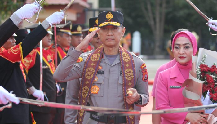 Kapolda Sultra Pimpin Welcome Parade, Tekankan Soliditas dan Semangat Pengabdian Personel