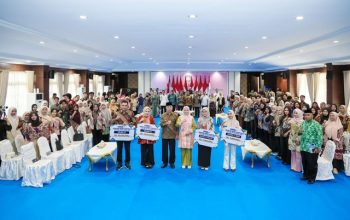 Beasiswa Sultra Cerdas 2026 Resmi Diserahkan, Andi Sumangerukka: Masa Depan Sultra di Tangan Generasi Muda