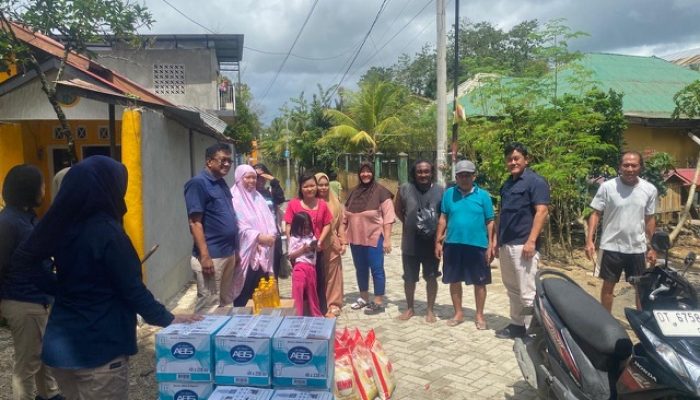 Ditresnarkoba Polda Sultra Turun Langsung Salurkan Bantuan Sosial untuk Korban Banjir