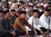 Kapolda Sultra dan Warga Khusyuk Salat Idul Adha Bersama di Lapangan Presisi