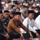 Kapolda Sultra dan Warga Khusyuk Salat Idul Adha Bersama di Lapangan Presisi