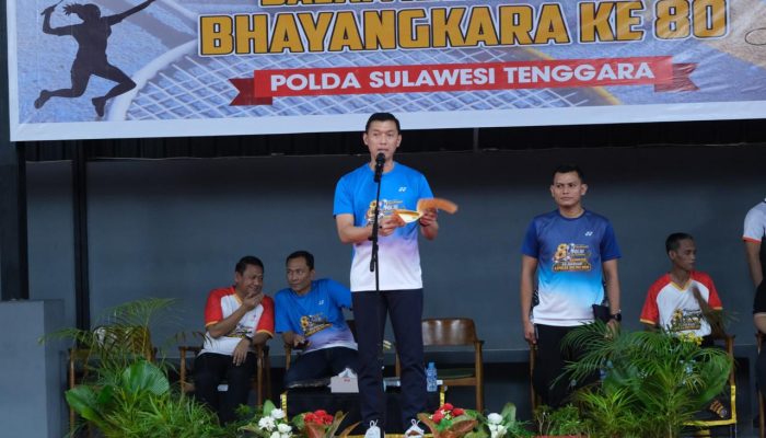 Kapolda Sultra Resmi Buka Turnamen Bulutangkis Dalam Rangka Hari Bhayangkara ke-80