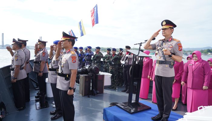 Peringati Hari Bhayangkara ke-80, Kapolda Sultra Ziarah Makam Pahlawan dan Tabur Bunga di TMP Watubangga