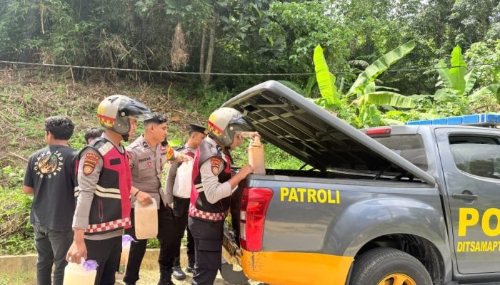 Operasi Pekat Anoa 2026, Ditsamapta Polda Sultra Sita 70 Liter Arak dari Penjual di Kendari