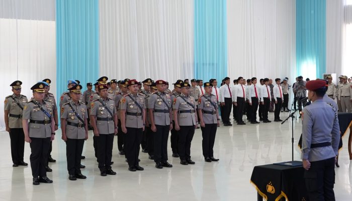 Kapolda Sultra Pimpin Sertijab Sejumlah Pejabat Utama dan Kapolres Jajaran Serta Lantik Kapolres Konawe Kepulauan