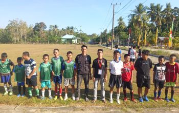 ‎Jejak Langkah Anak Bangsa: Euforia HUT RI ke-81 Menggema di Desa Sambahule lewat Turnamen Mini Soccer