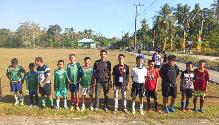 Jejak Langkah Anak Bangsa: Euforia HUT RI ke-81 Menggema di Desa Sambahule lewat Turnamen Mini Soccer