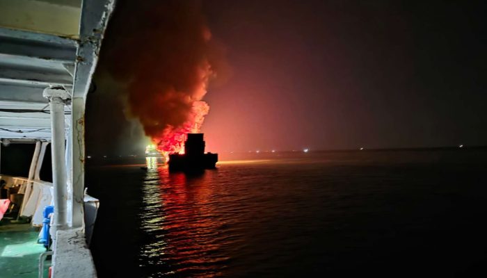 ‎13 Awak KM Legenda Nusantara 99 Berhasil Diselamatkan, Dua Meninggal akibat Paparan Chemical