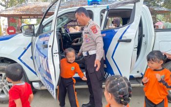 Lewat Belajar dan Bermain, Ditlantas Polda Sultra Kenalkan Rambu Lalu Lintas ke Murid TK