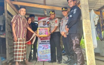 Sambut Hari Jadi Ke-75 Humas Polri, Polres Konawe Utara Salurkan Bantuan Sosial Warga Kurang Mampu