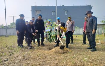 Wujudkan Sinergi Polisi dan Masyarakat, Wakapolda Sultra Galakkan Green Policing di Terminal Baruga 